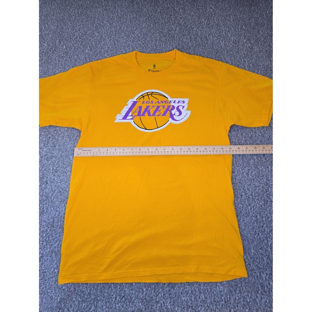 Fanatics Los Angeles Lakers Lonzo Ball #2 Graphic T-Shirt Yellow Men's Medium...